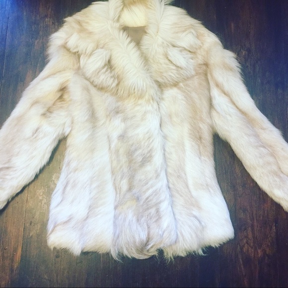 Ladies Faux Fur Coat - Picture 4 of 4